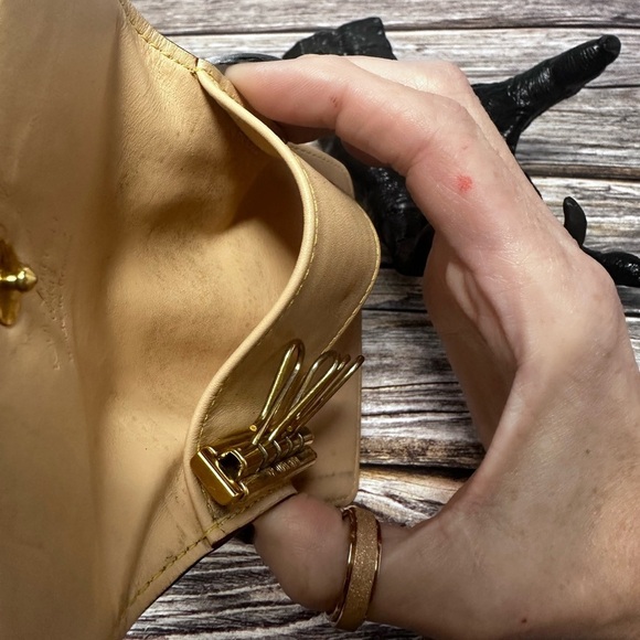 LOUIS VUITTON Monogram multicolor White Multi Color logos Key Case 4​​​ - Picture 8 of 11